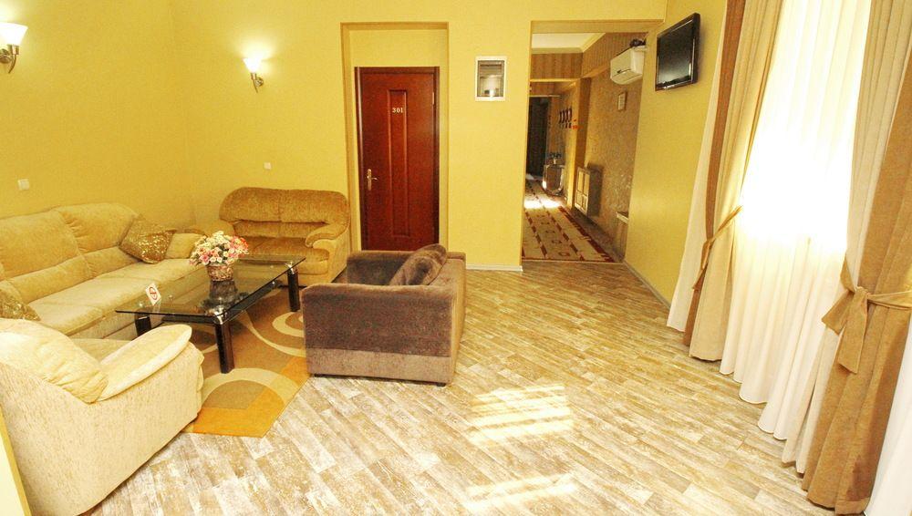 Penthouse Hotel Тбілісі Екстер'єр фото