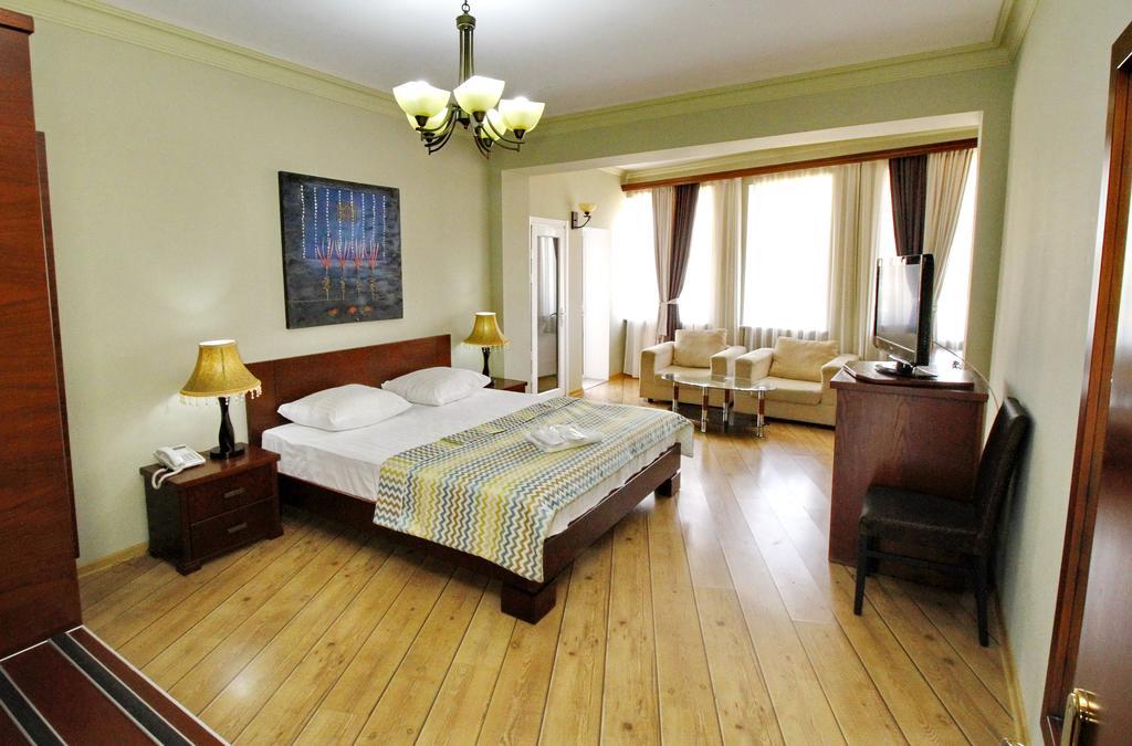 Penthouse Hotel Тбілісі Екстер'єр фото