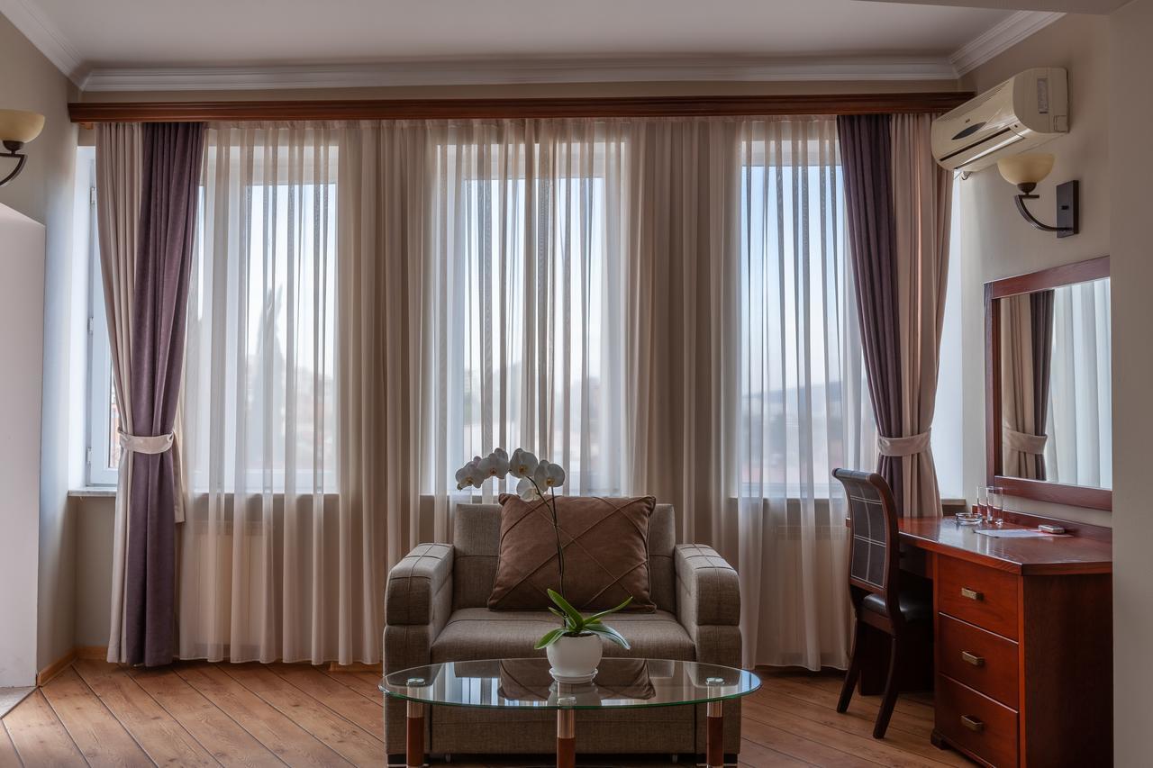 Penthouse Hotel Тбілісі Екстер'єр фото