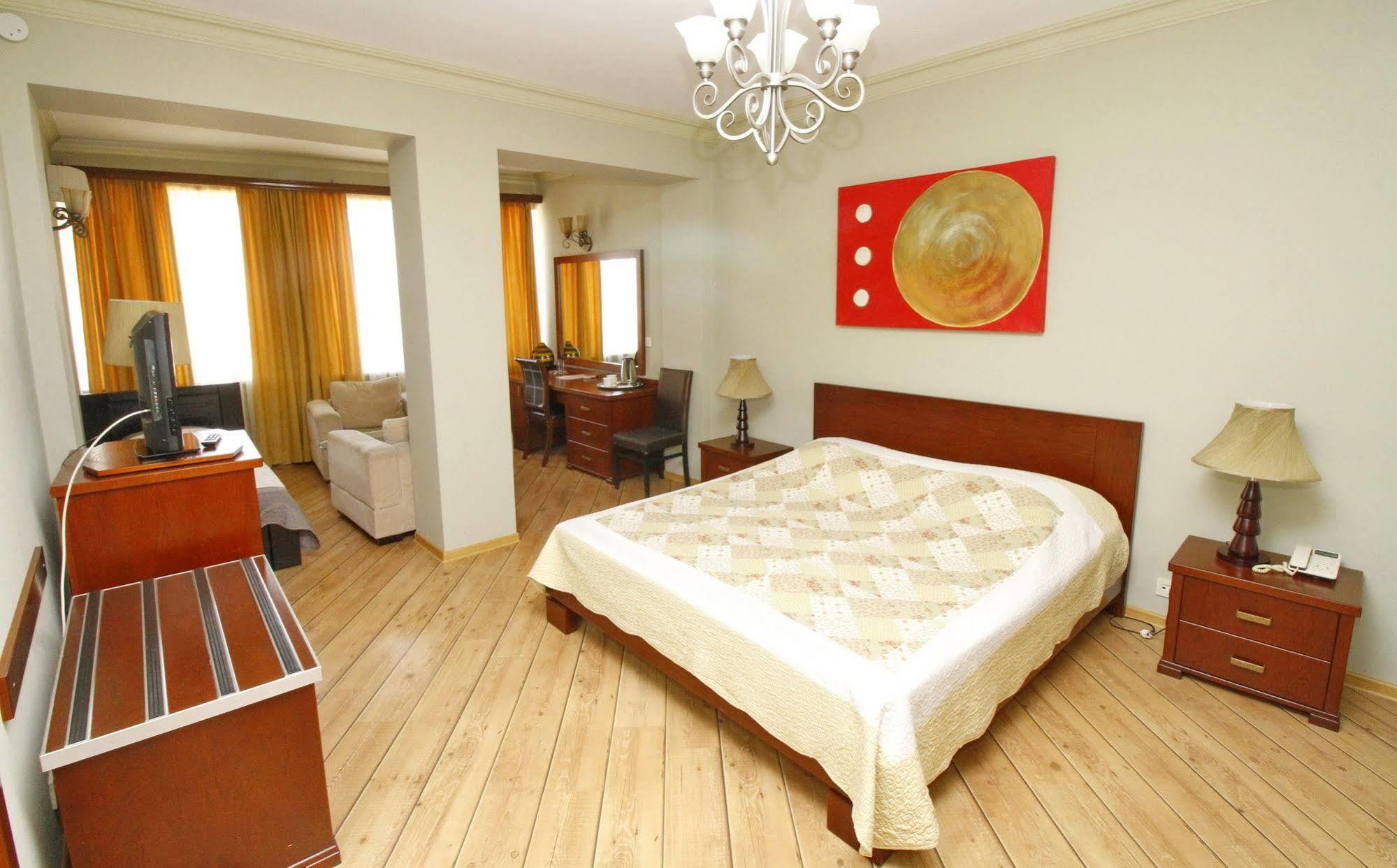 Penthouse Hotel Тбілісі Екстер'єр фото