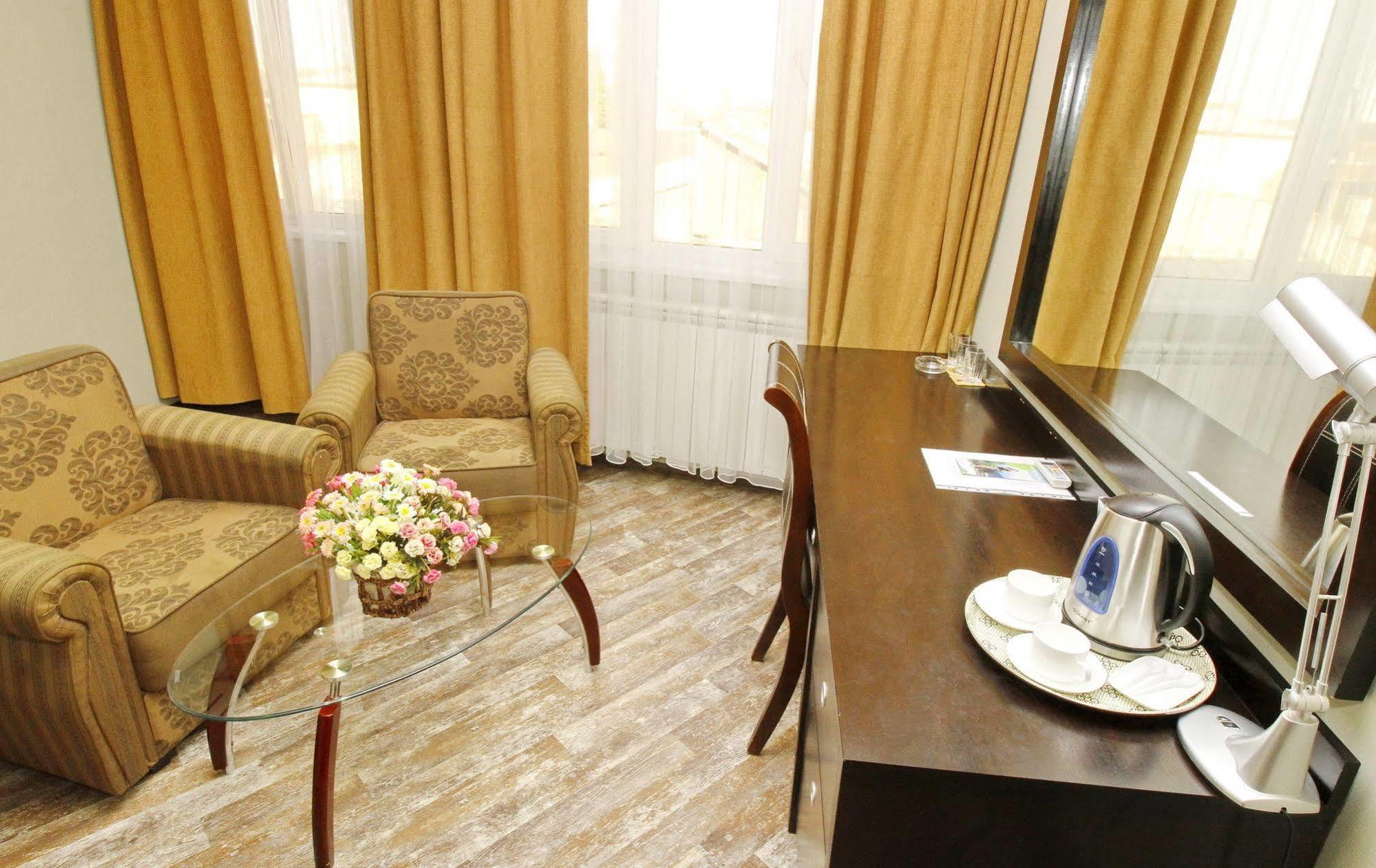 Penthouse Hotel Тбілісі Екстер'єр фото