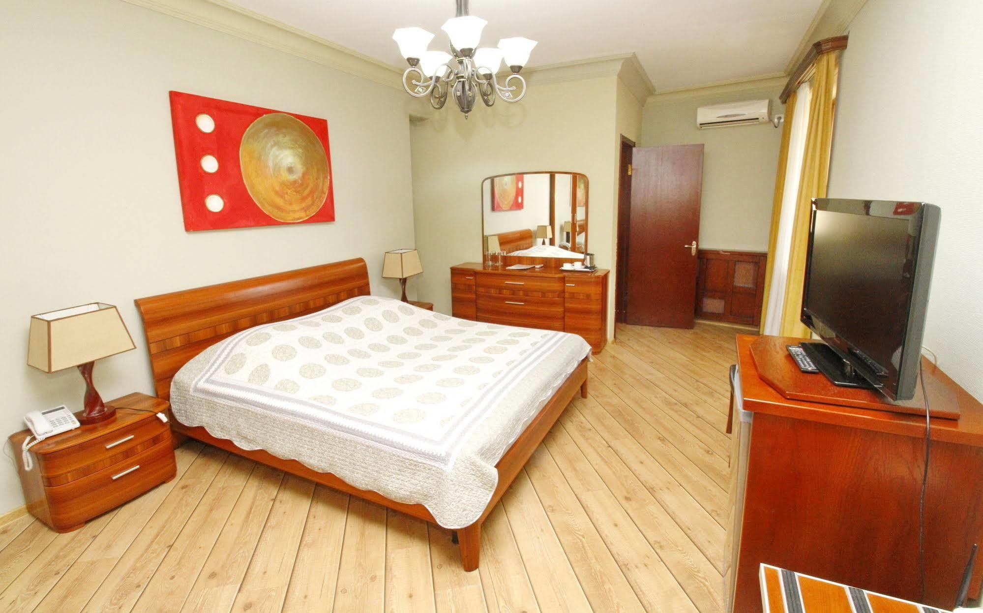 Penthouse Hotel Тбілісі Екстер'єр фото
